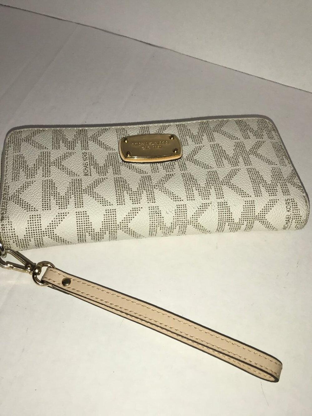 Michael Kors Jet Set Continental Long Wallet Wristlet